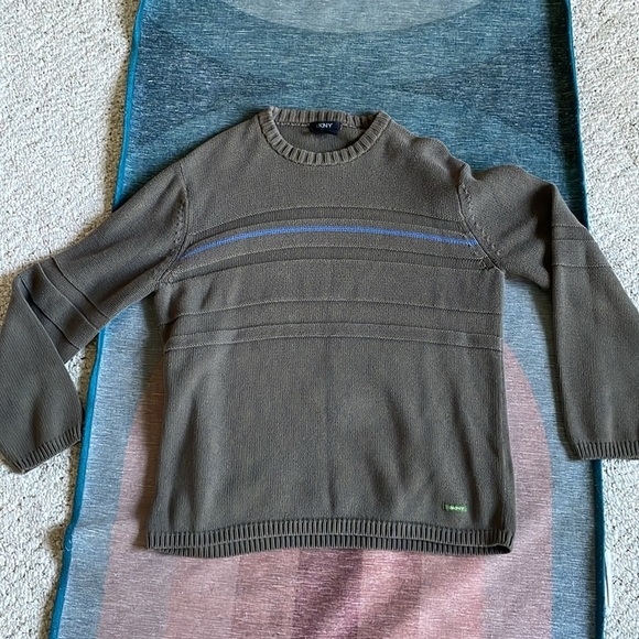 DKNY Vintage Fall Green Sweater with Blue Accent - Picture 5 of 8